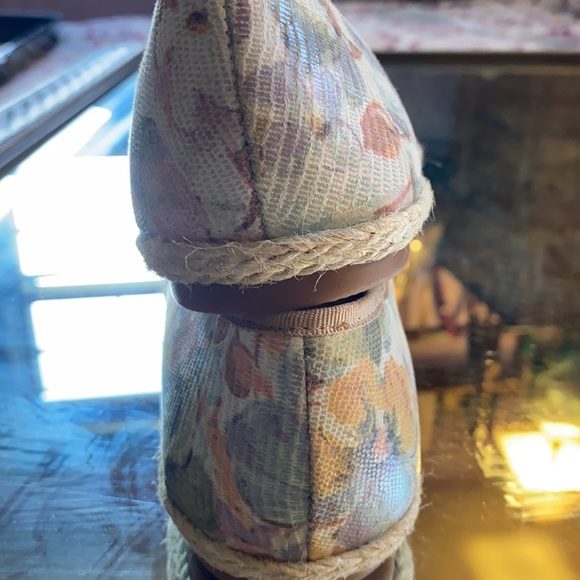 Michelle D Slip ons - Picture 3 of 7